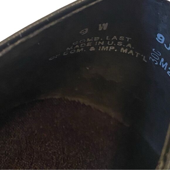 Munro Classic Black Heeled Loafers in Ladies Size 9W. - Picture 7 of 7